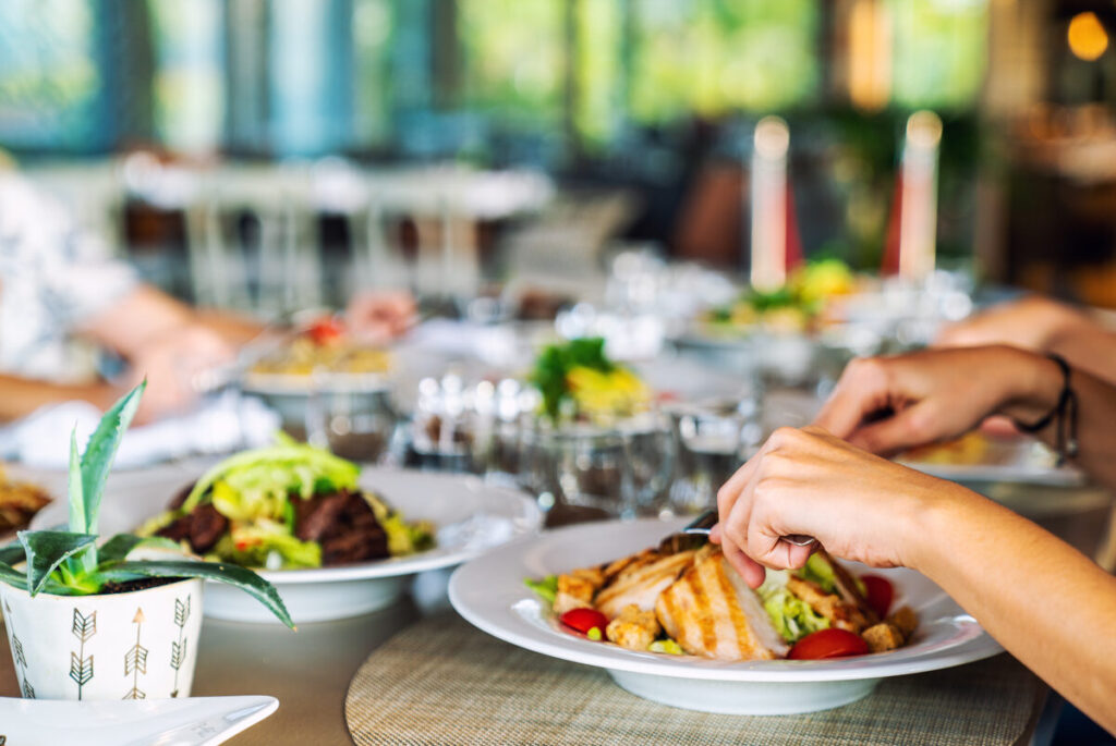 The Best Places to Eat Near Belmar Villas in Lakewood, Colorado